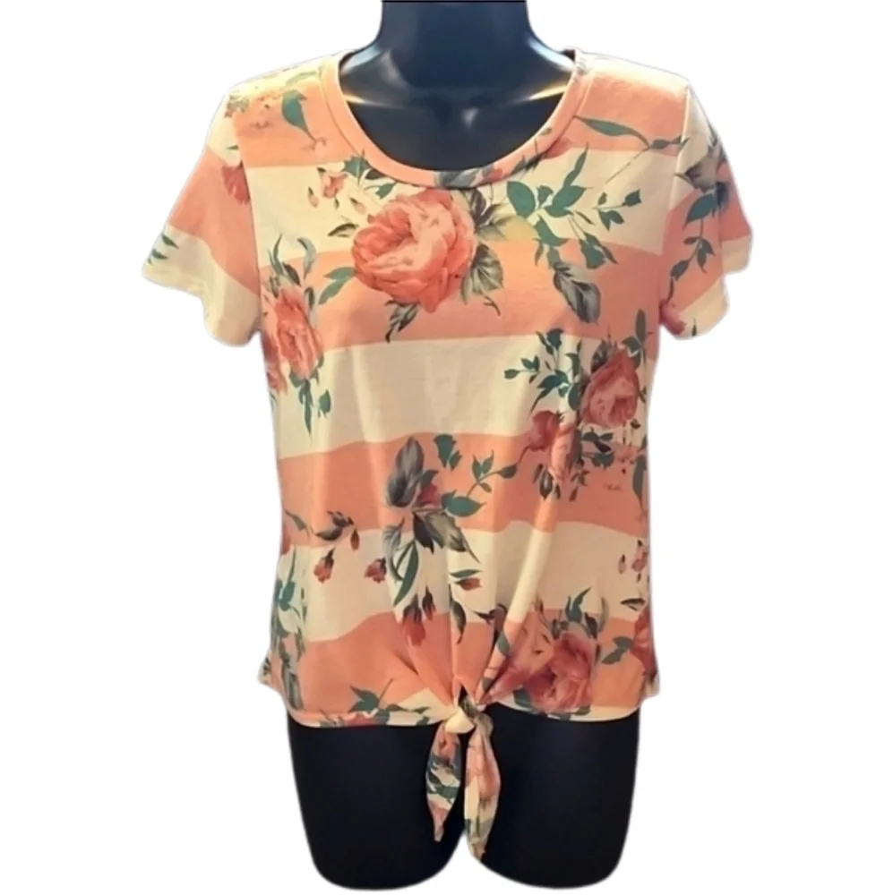 : Ladies Top - Picture 1 of 3